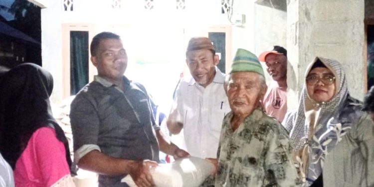 RESES DI DESA BULILI, IWAN ABAY SALURKAN BANTUAN PANGAN