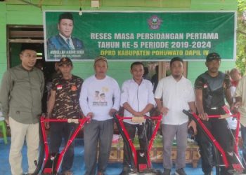 ABDULLAH KADIR DIKO MENYAPA MASYARAKAT DESA KALIMAS