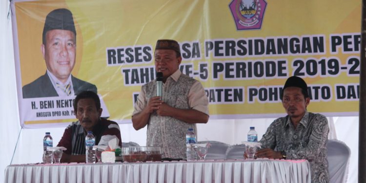 Reses Pertama, Beni Nento Temui Warga Sambil Bawa Bantuan