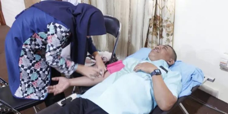 Nasir Giasi Ikut Donor Darah Di Hut Ke 7 SMSI