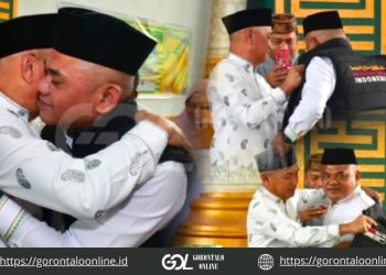 Moment Mengharukan saat Bupati Lepas 77 Jemaah Haji Pohuwato