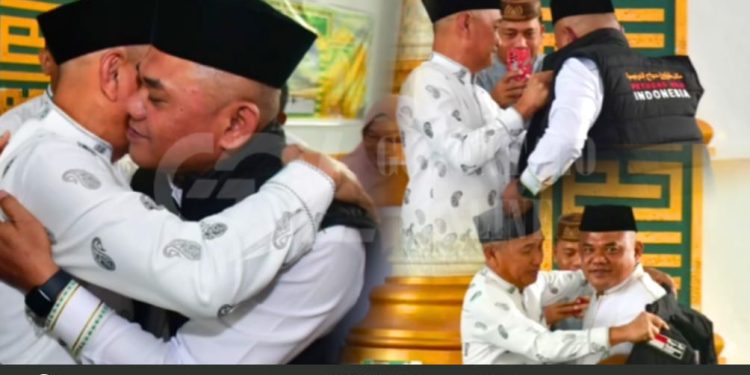 Moment Mengharukan saat Bupati Lepas 77 Jemaah Haji Pohuwato