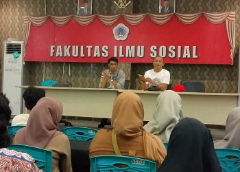 Ketum DPP PJS, Mahmud Marhaba Beri Kuliah Umum Mahasiswa Komunikasi UNG