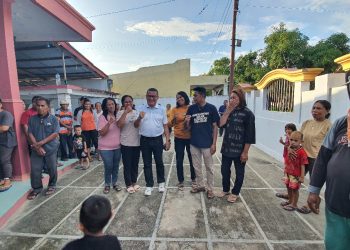 Pulang Kampung, Senator Syarif Mbuinga Disambut Antusias Warga Karengetang