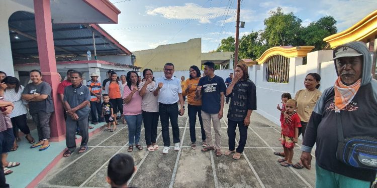 Pulang Kampung, Senator Syarif Mbuinga Disambut Antusias Warga Karengetang