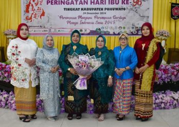 Lomba Kebaya Nasional Warnai Peringatan Hari Ibu ke-96 di Pohuwato