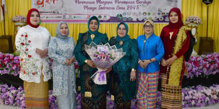 Lomba Kebaya Nasional Warnai Peringatan Hari Ibu ke-96 di Pohuwato