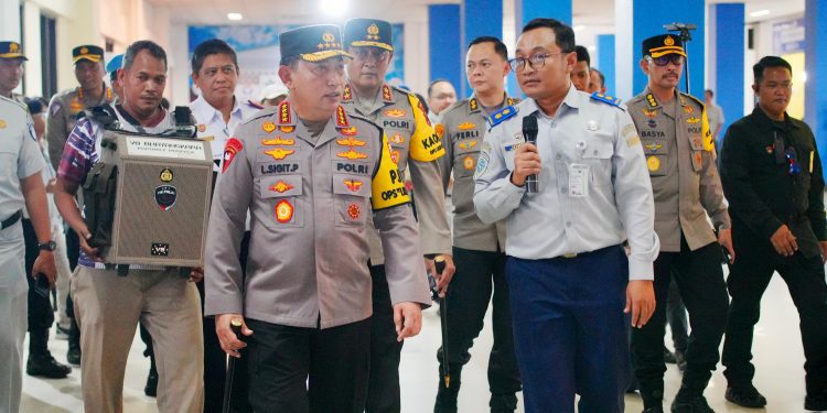 Kapolri Cek Kesiapan Terminal Hingga Wisata di Solo Jelang Nataru