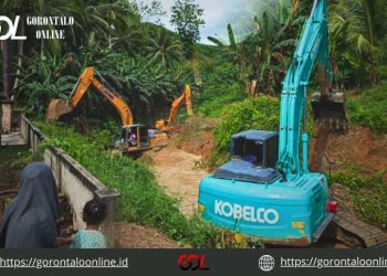 Bentuk Komitmen Jaga Lingkungan,Penambang Lokal Balayo Gotong Royong Reklamasi Kubangan Dan Normalisasi Sungai