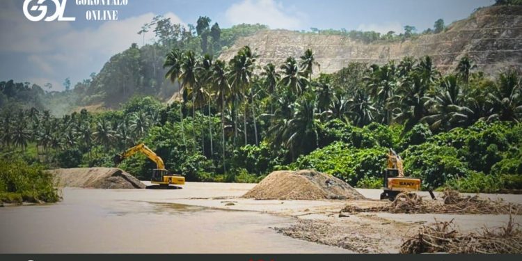 Cegah Terjadinya Banjir di Hulawa, Penambang Lokal Normalisasi Sungai Hingga Buat Tanggul