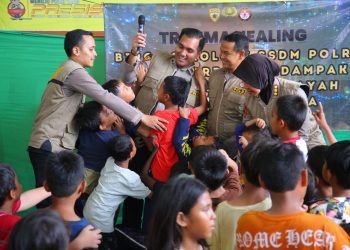 Polri Gelar Trauma Healing untuk Korban Kebakaran di Kebon Kosong