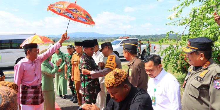 Perkuat Sinergitas TNI-Polri dalam Jaga Keamanan, Kapolda Gorontalo Hadiri Penyambutan Pangdam XIII