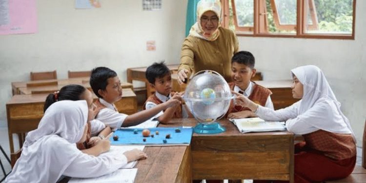 Guru adalah Agen Peradaban Berkelanjutan Bangsa