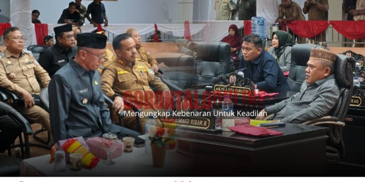 Moment Paripurna Enam Raperda, Nasir Giasi Soroti Ketidaksesuaian Pakaian Dinas OPD
