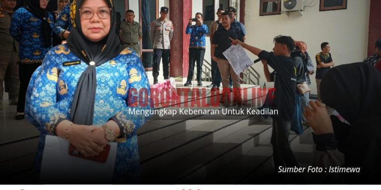 Aliansi Massa Rakyat Menggugat Geruduk DPRD Pohuwato, Tuntut Penyelesaian Polemik Pertambangan