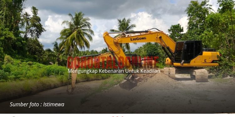 Penambang Gotong Royong Normalisasi Sungai,YR Team Kerahkan Empat Unit Escavator