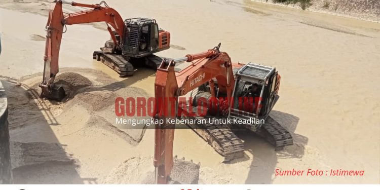 Antisipasi Penumpukan Sedimen,YR Tim Lakukan Normalisasi Sungai di Taluduyunu