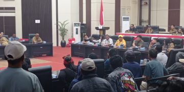 RDP Memanas,Emak – Emak Penambang : Jangan Ada Premanisme Dan Intimidasi Dilokasi