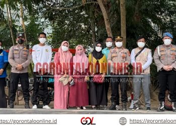 Asap Kiriman dari Kalimantan Tembus Gorontalo, Puskesmas Patilanggio Bagikan Masker kepada Warga