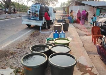 Kemarau Belum Berakhir,Warga Minta YR TIM Tidak Berhenti Distribusi Air Bersih