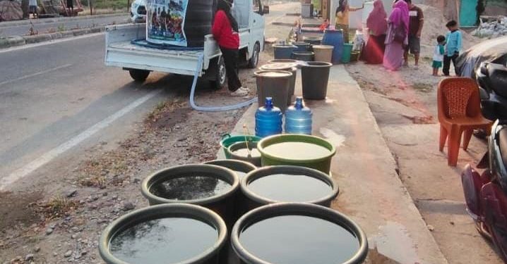 Kemarau Belum Berakhir,Warga Minta YR TIM Tidak Berhenti Distribusi Air Bersih